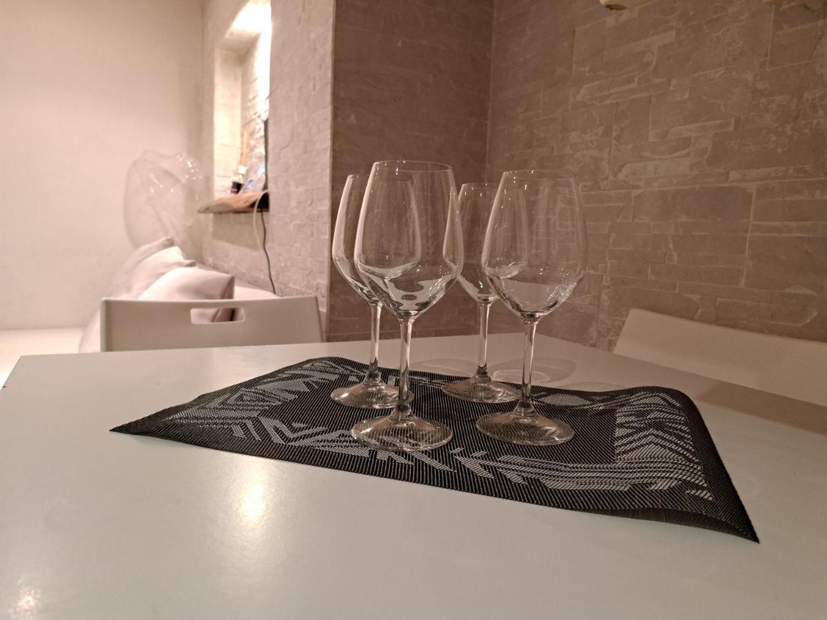 Toledo 27, A Due Passi Da Piazza Del Plebiscito Napels