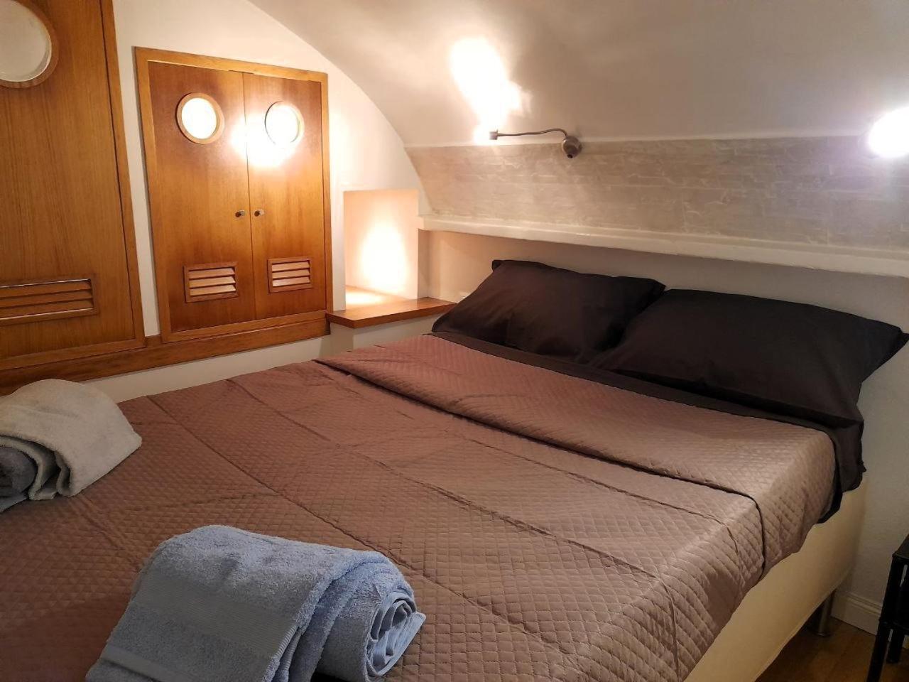 Toledo 27, A Due Passi Da Piazza Del Plebiscito Appartement *