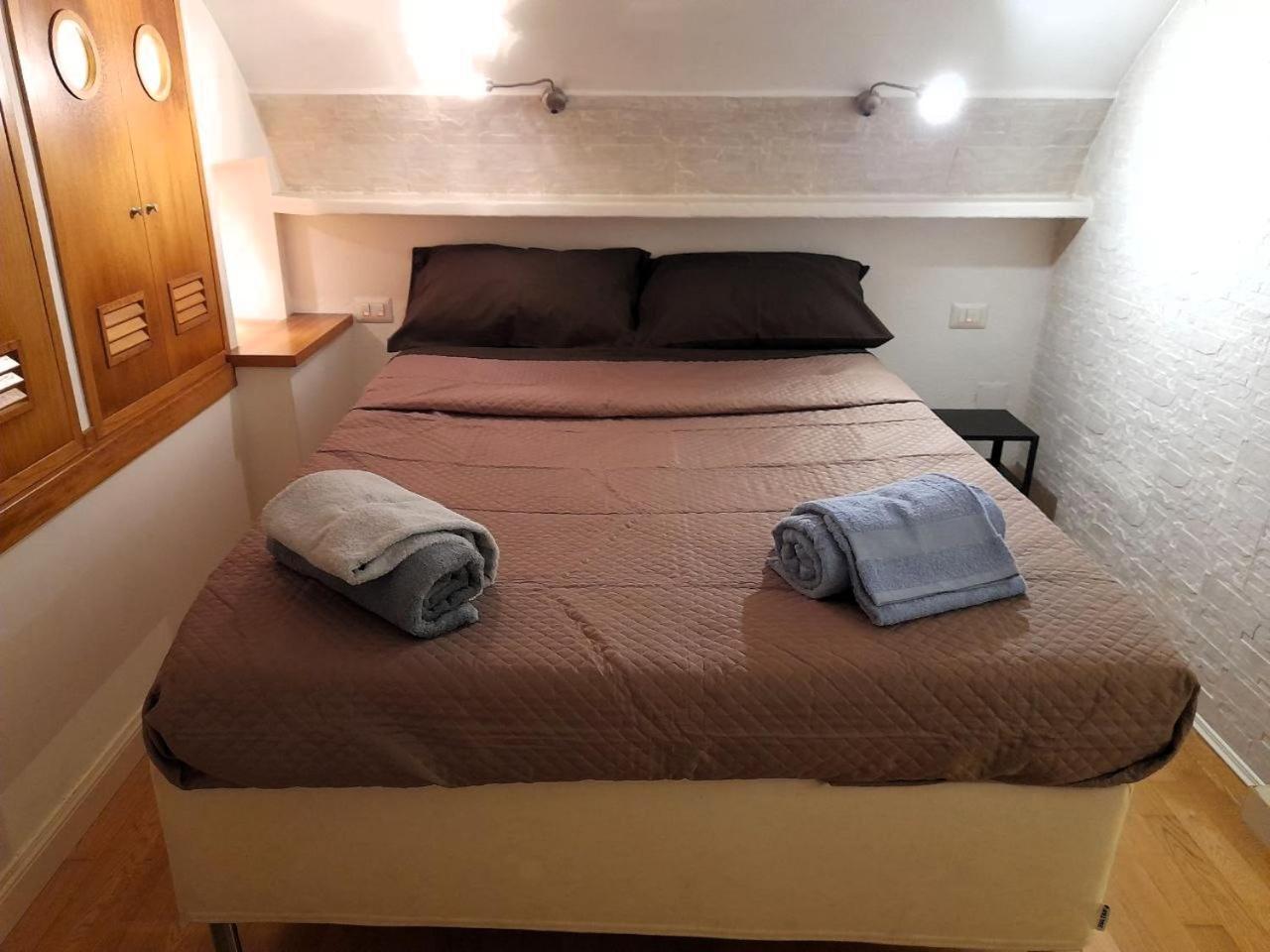Appartement Toledo 27, A Due Passi Da Piazza Del Plebiscito Napels